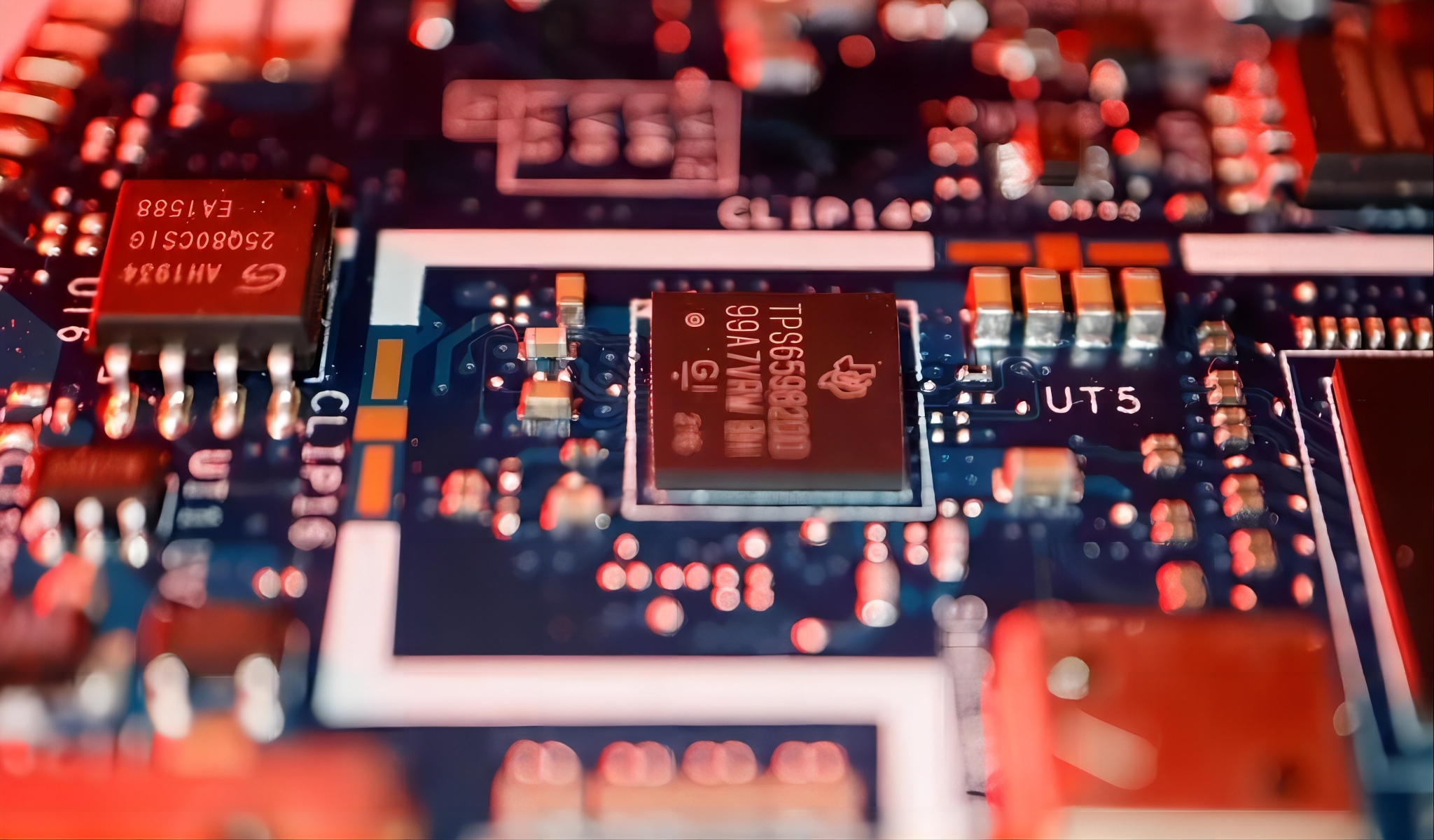 Производство полупроводников в Китае выросло на 40% в первом квартале на фоне растущего доминирования в производстве устаревших чипов